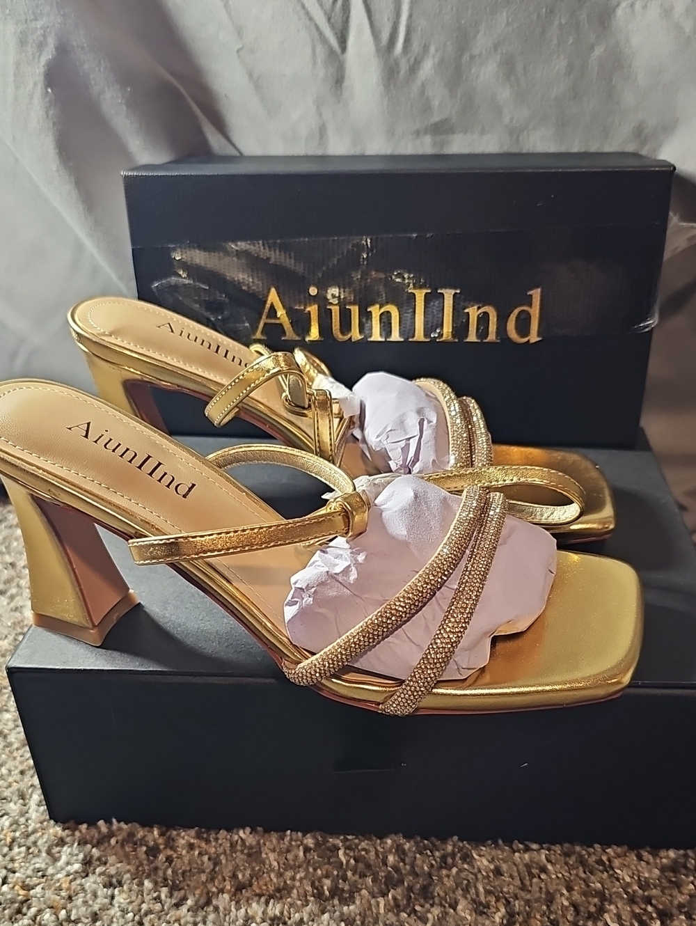 Women's NWT Gold Strappy Block Heel Sandals